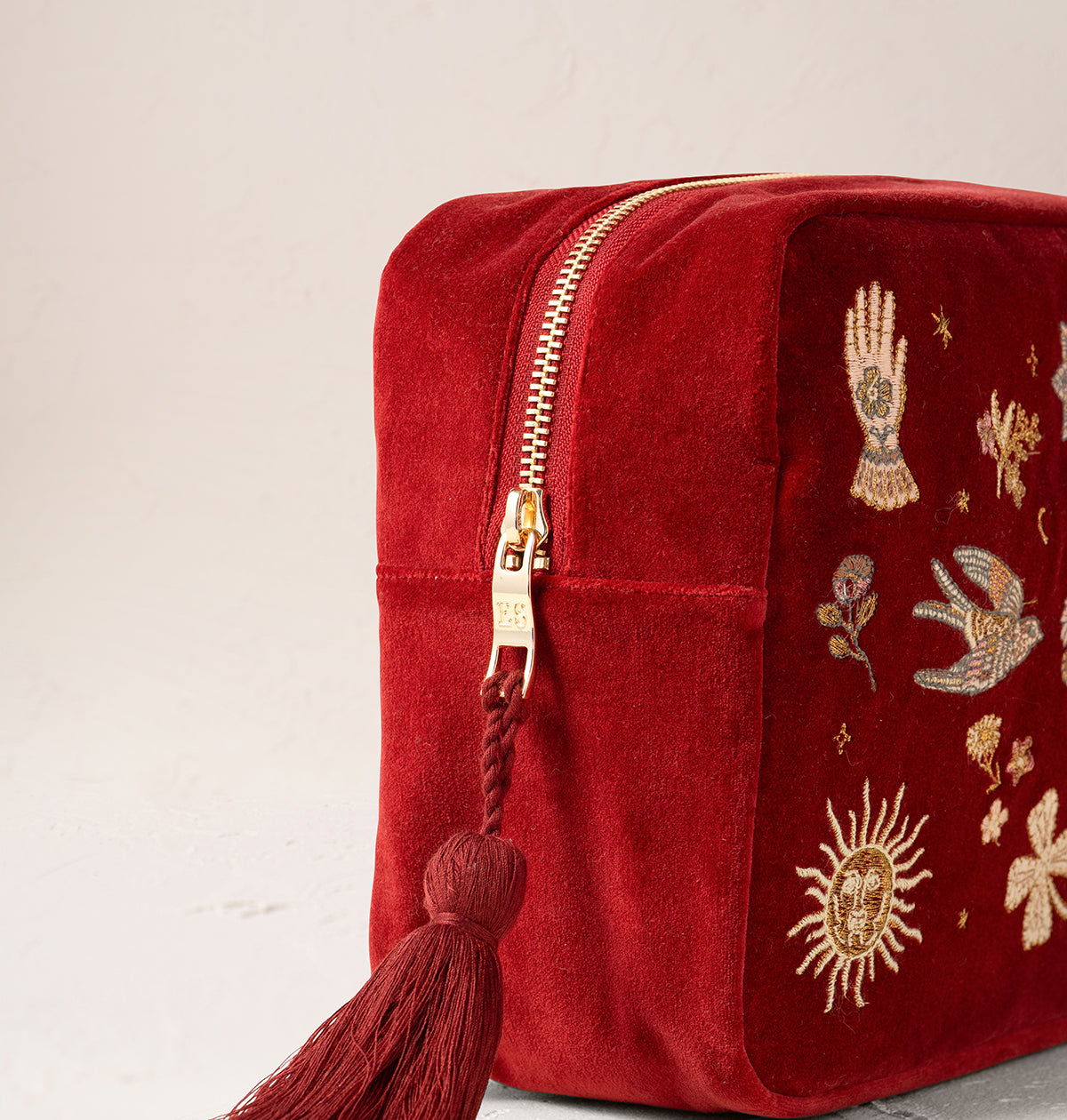 Golden Trinkets Wash Bag