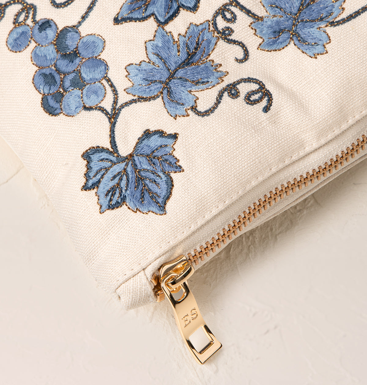 Grapevine Everyday Pouch