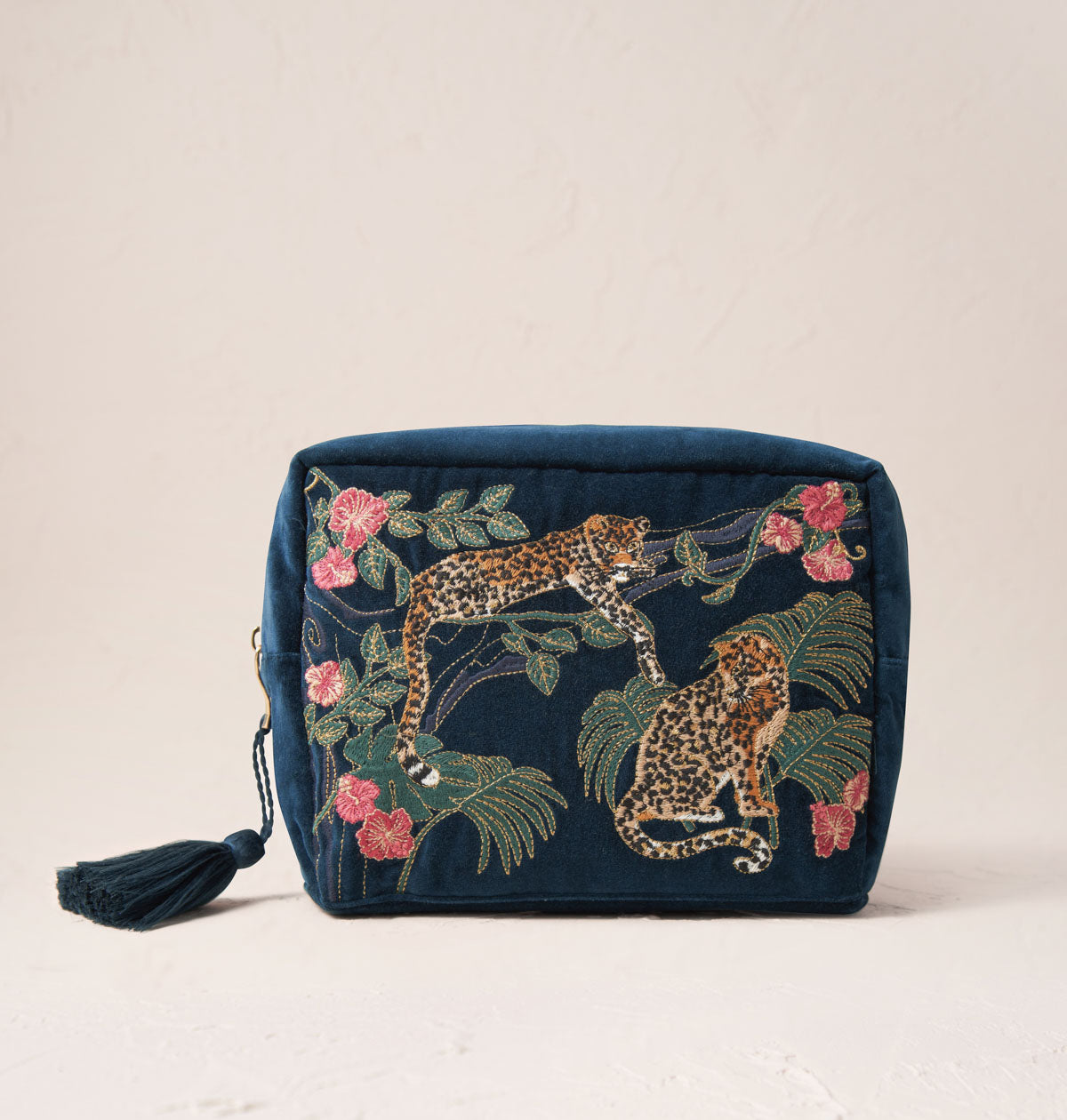 日本未入荷【Elizabeth Scarlett】Palm Turquoise Wash Bag Palm Turquoise Wash Bag – The Wanderlust Collection