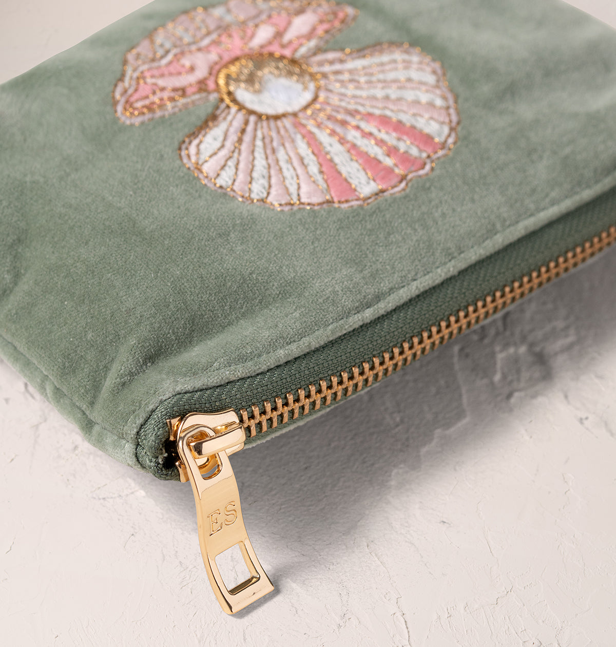 Pearl Shell Coin Purse
