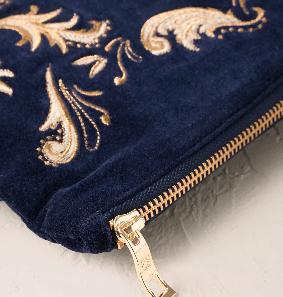 Provencal Bee Everyday Pouch