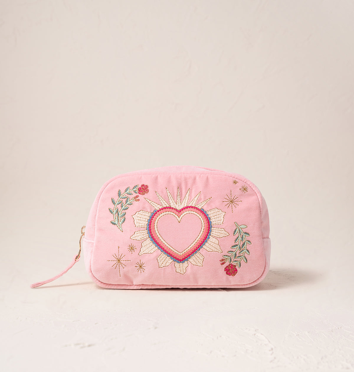 Enchanted Heart Makeup Bag – Elizabeth Scarlett