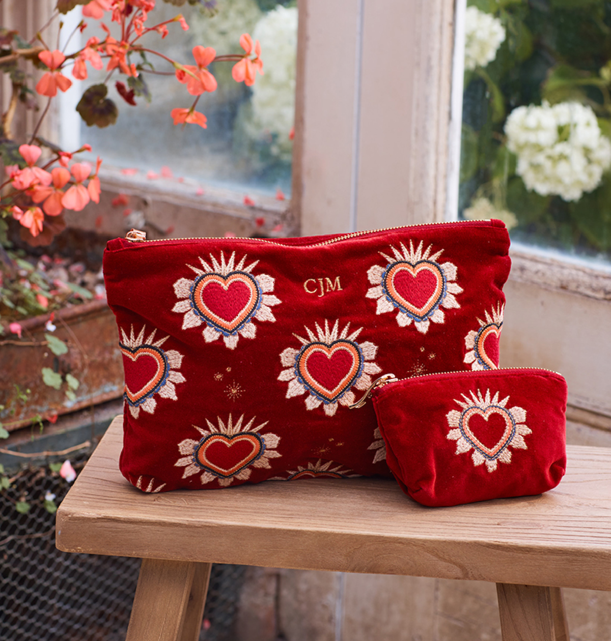 Enchanted Heart Scatter Everyday Pouch