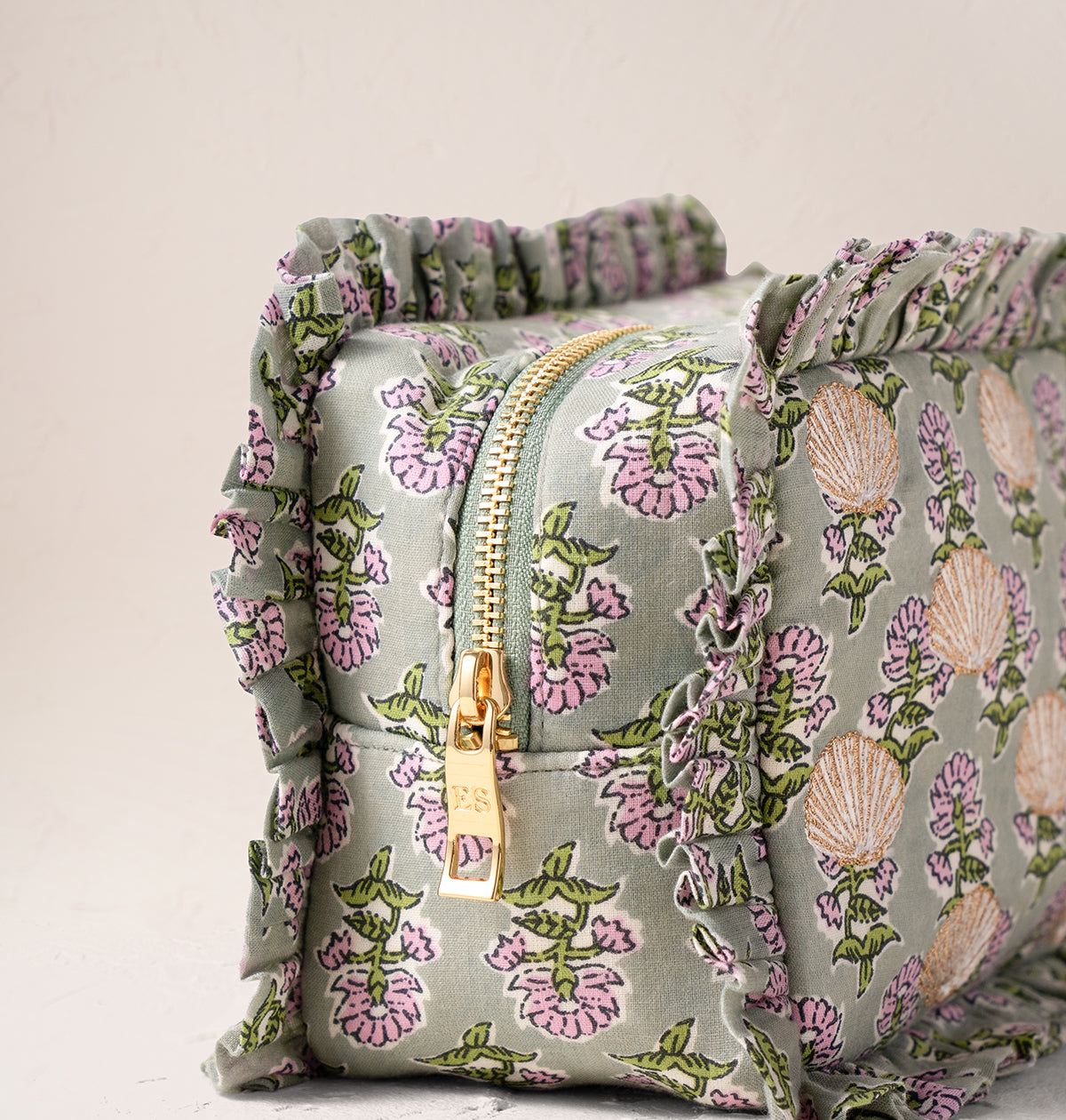 Shells Cotton Rebirth Frill Makeup Bag