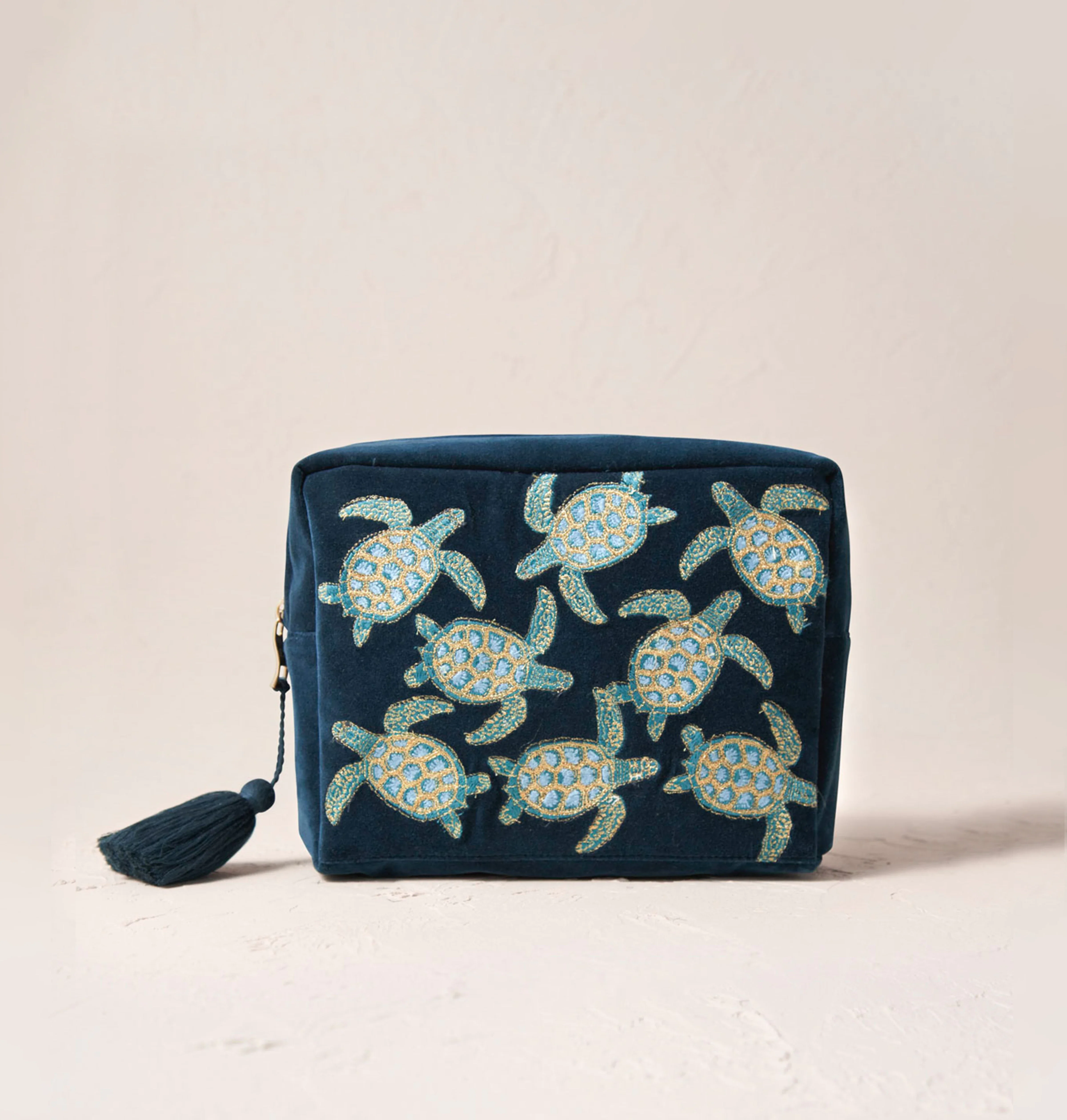Turtle Conservation Wash Bag – Elizabeth Scarlett