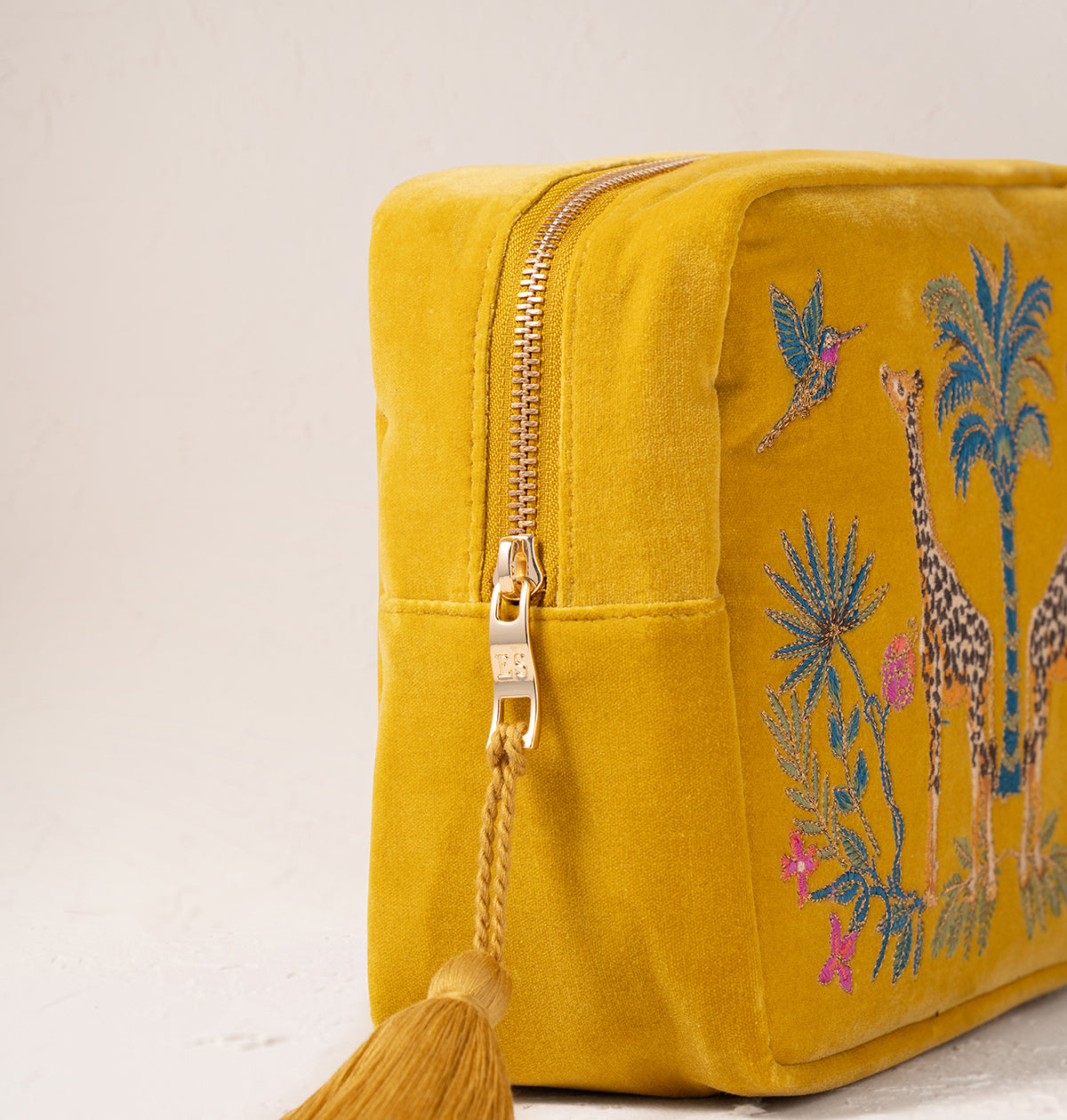 Wild Giraffe Palm Wash Bag