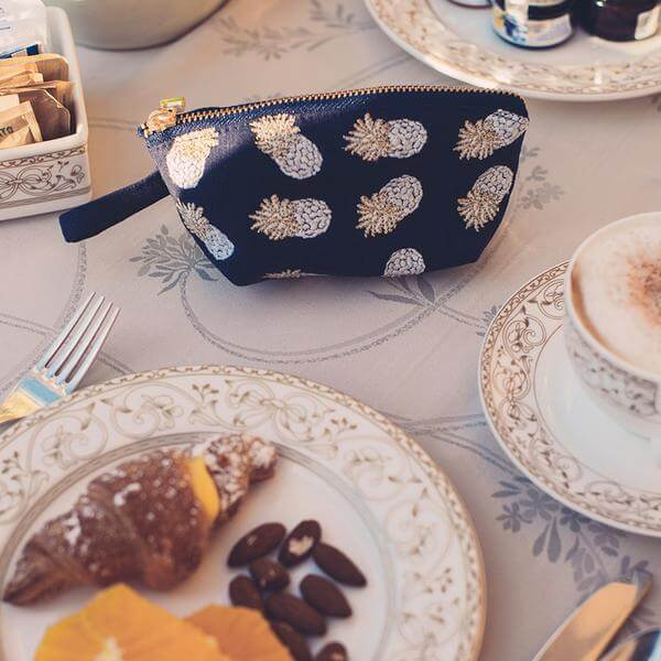 【送料関税込】Elizabeth Scarlett / Pineapples Coin Purse Pineapples-Emerald-Coin-Purse-