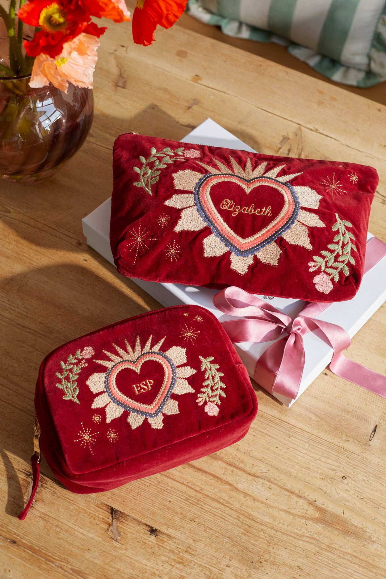 Enchanted Heart Makeup Bag – Elizabeth Scarlett