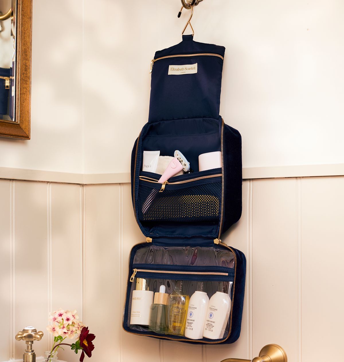 Turtle Conservation Hanging Wash Bag