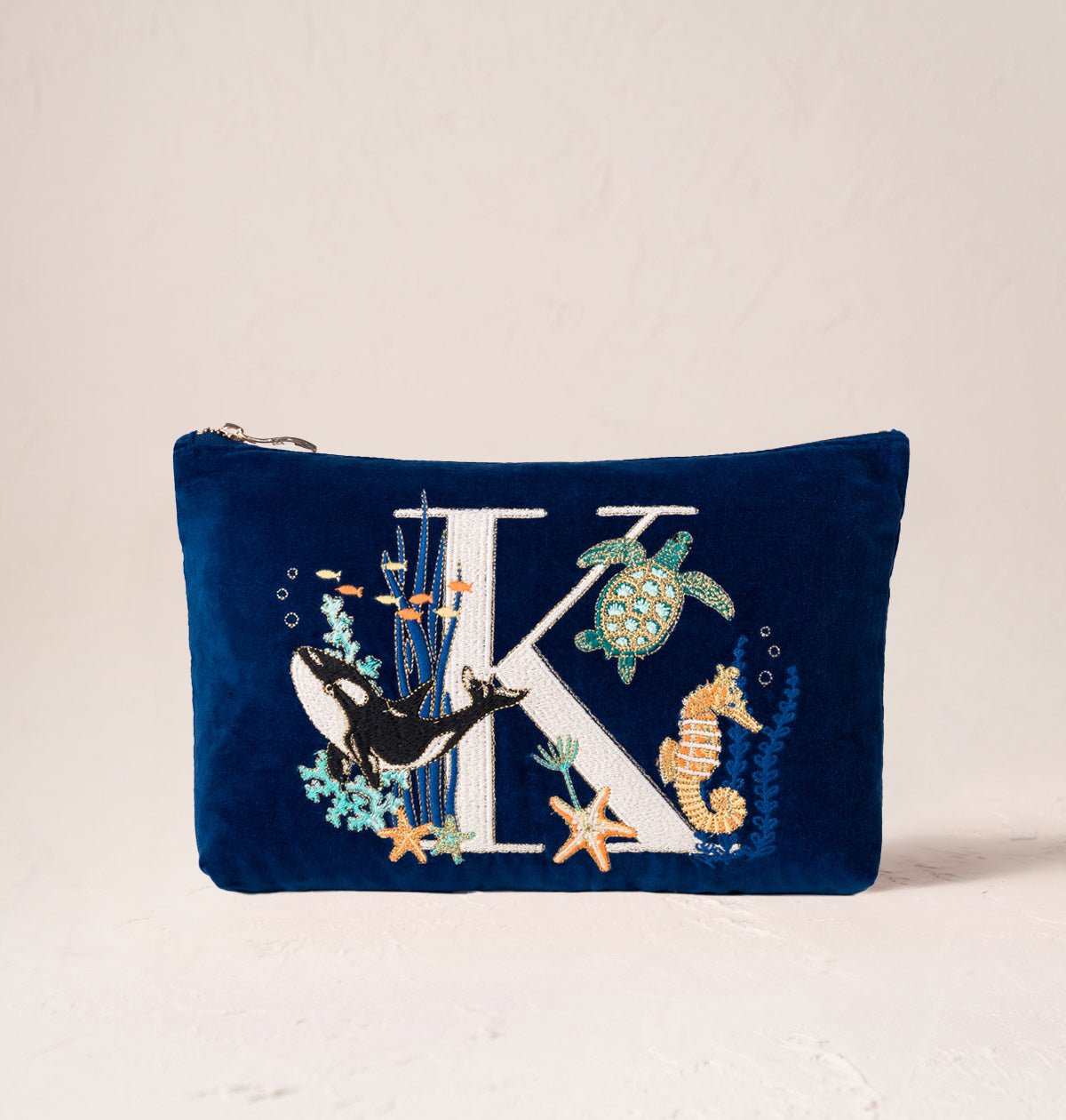 Elizabeth Scarlett クジラ刺繍 エブリデイポーチ Elizabeth Scarlett クジラ刺繍 エブリデイポーチ