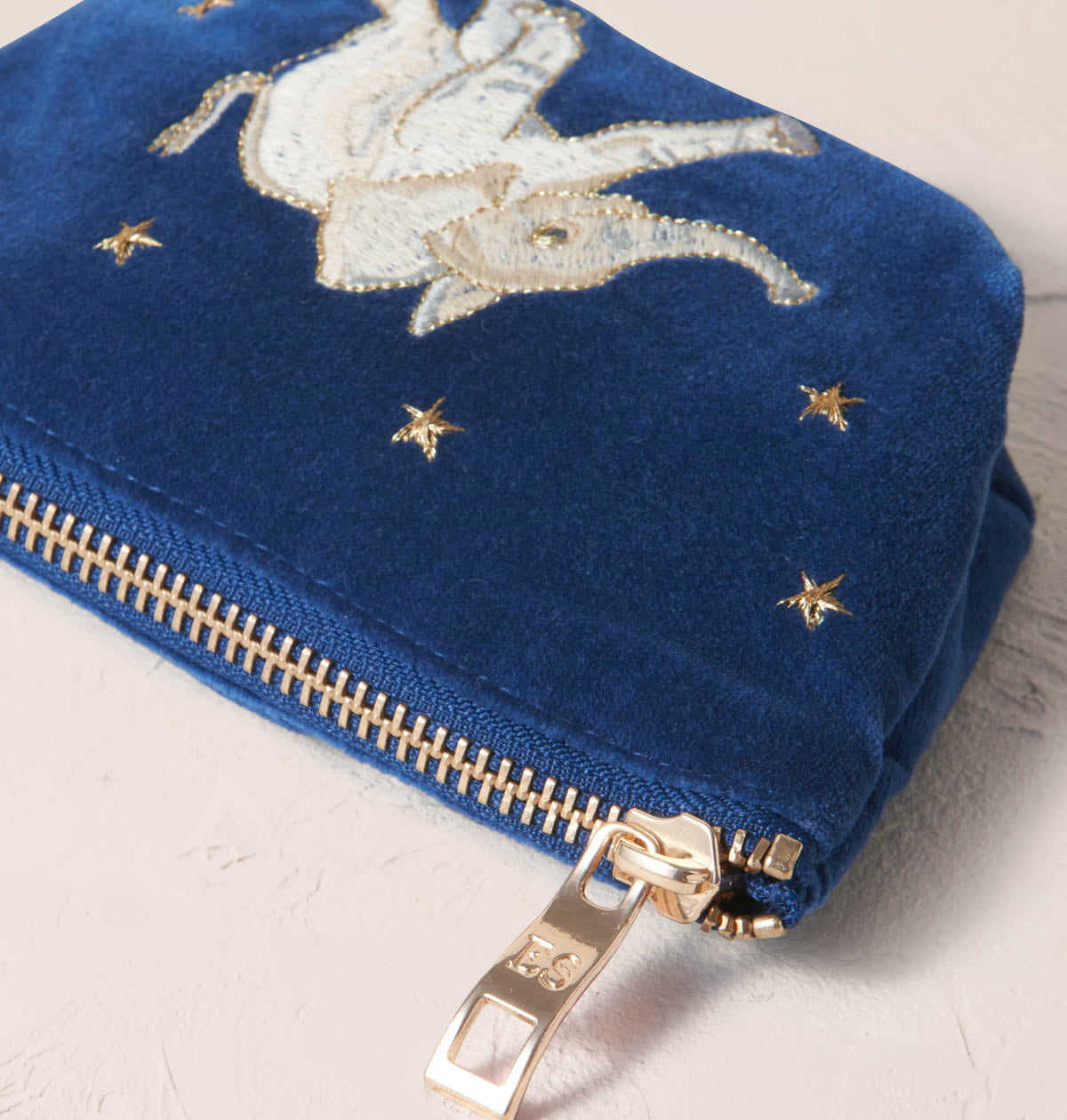 【送料関税込】Elizabeth Scarlett / Baby Elephant Coin Purse Baby Elephant Conservation Coin Purse – Elizabeth Scarlett