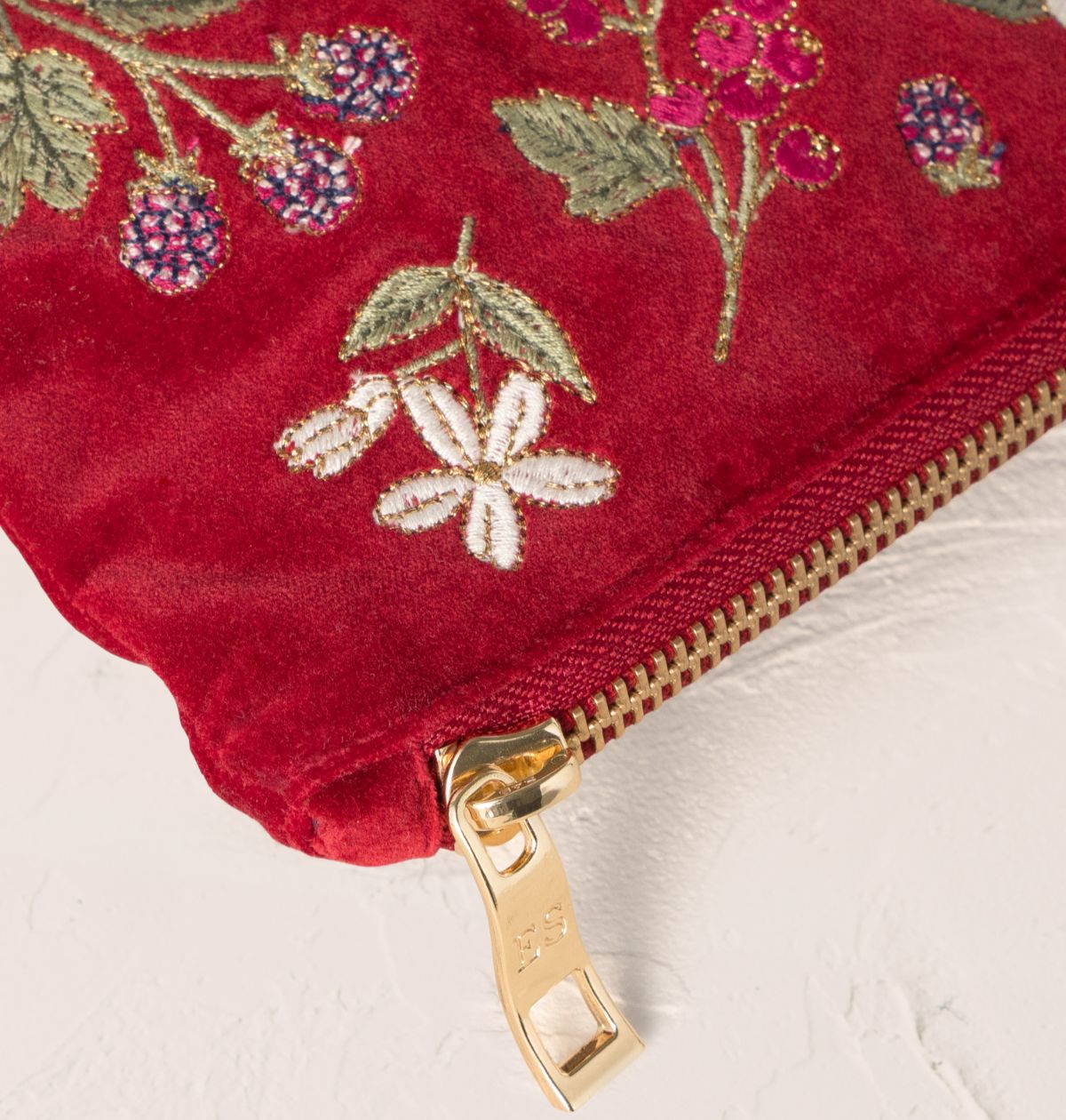 Berries & Bows Everyday Pouch