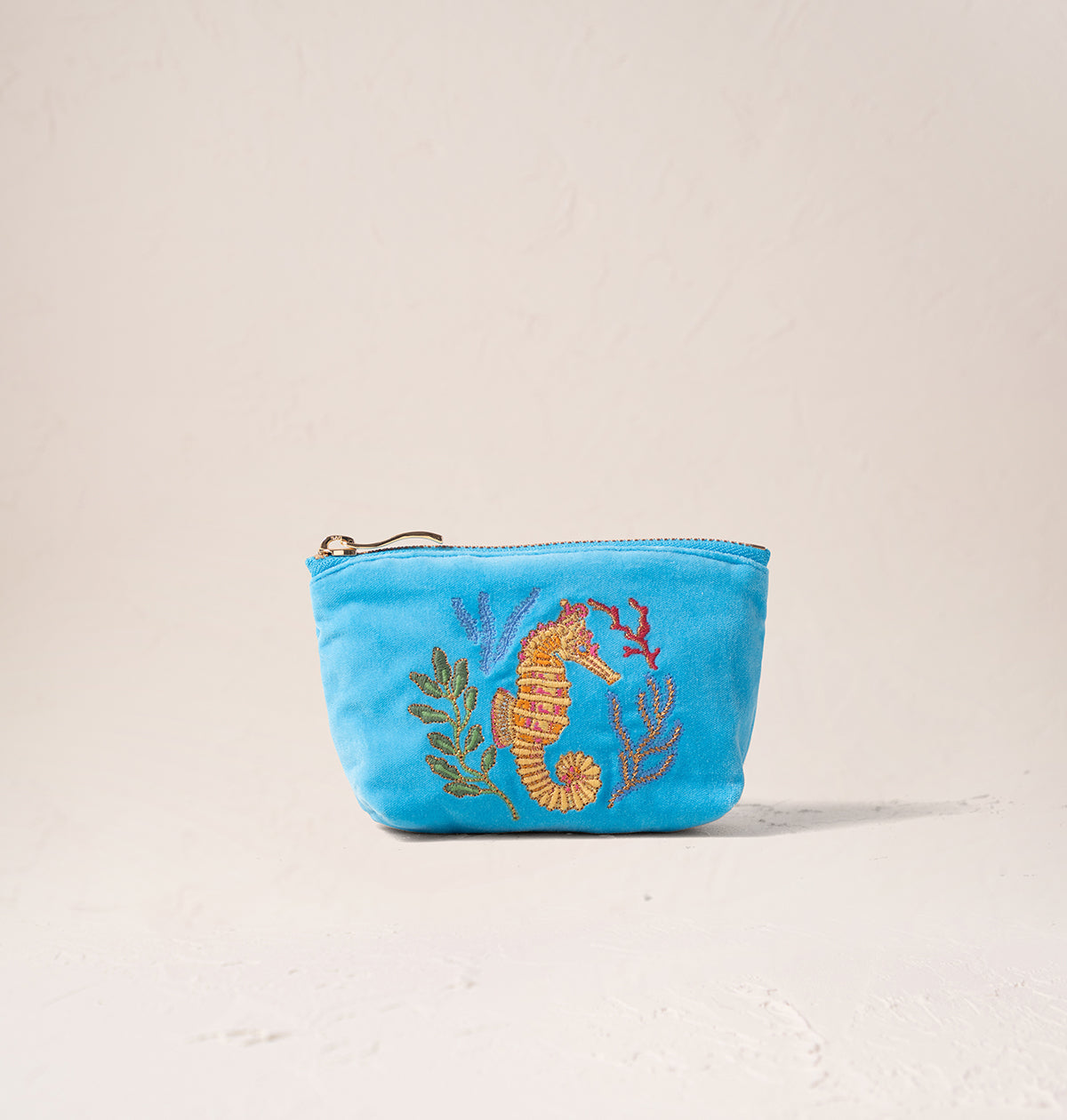【Elizabeth Scarlett】Coral Seahorse エブリデイポーチ Coral Seahorse Everyday Pouch – Beach & Beverly
