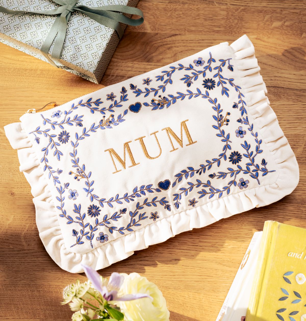 Mediterranean Garden Mum Frill Pouch