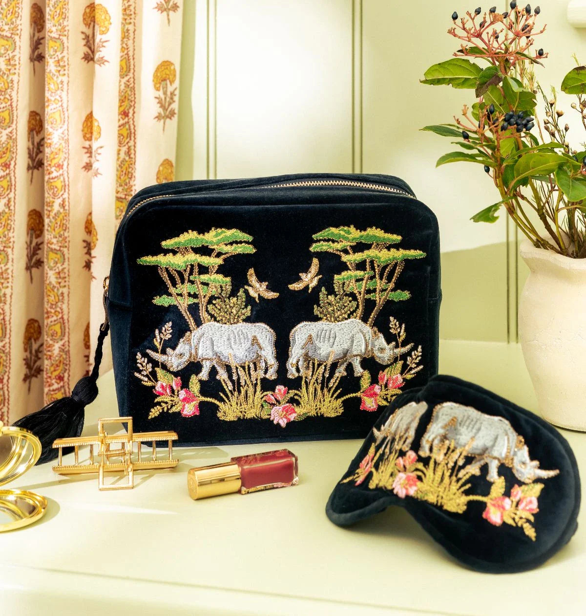 Wild Rhino Velvet Wash Bag