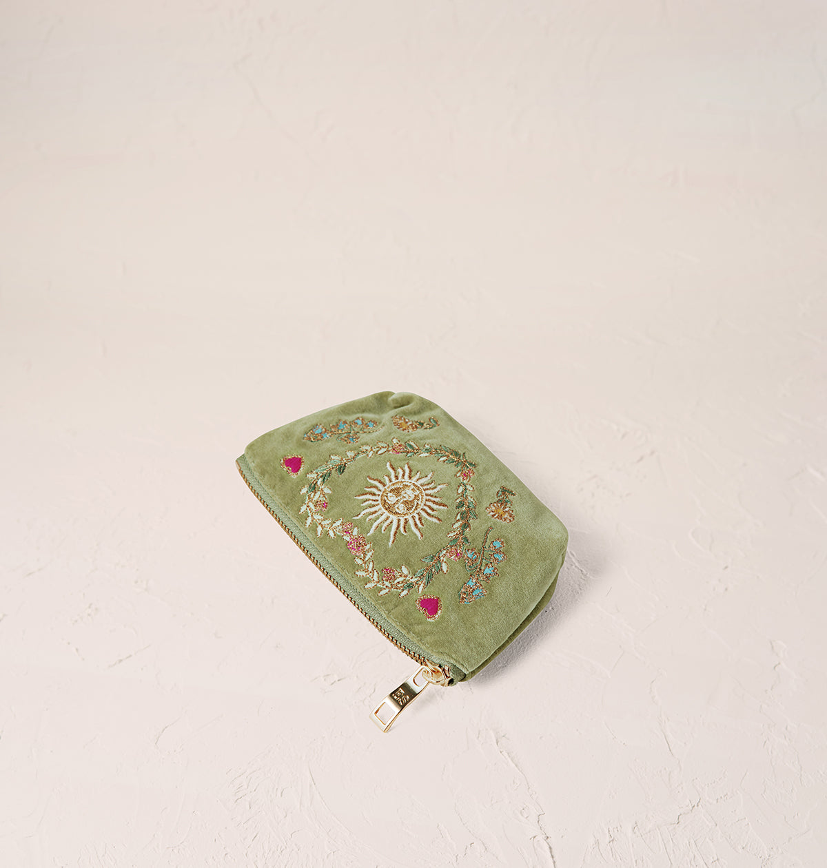 エリザベススカーレット Earth Goddess Velvet エブリデイポーチ Earth-Goddess-Olive-Mini-Pouch
