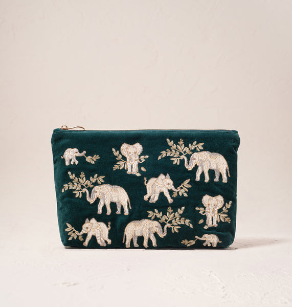 【Elizabeth Scarlett】Elephant Herd Emerald エブリデイポーチ Conservation Collection: Baby Elephants – Elizabeth Scarlett