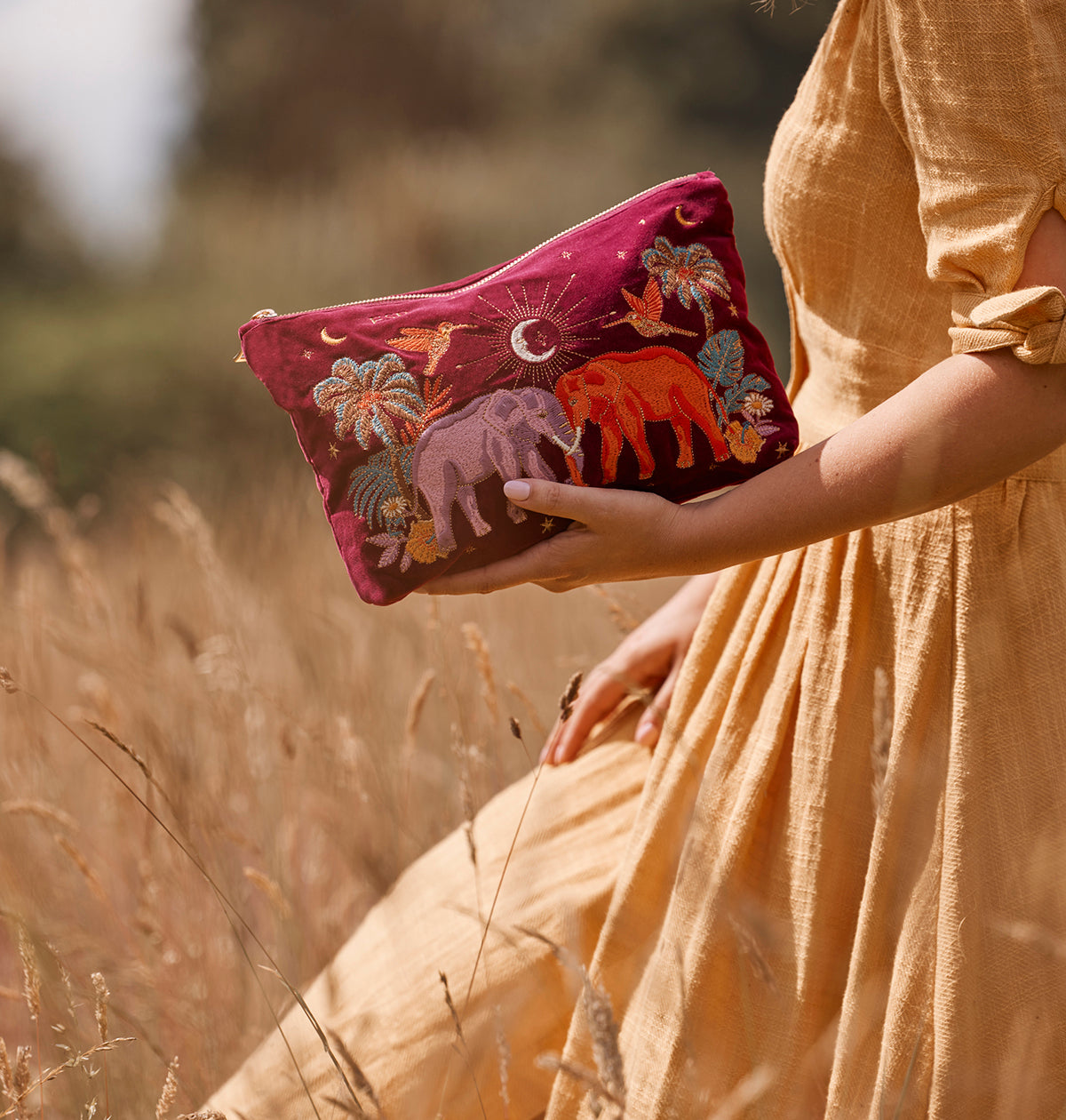 【Elizabeth Scarlett】Enchanted Elephant Everyday Pouch Elizabeth Scarlett x SWT – Sheldrick Trading Limited