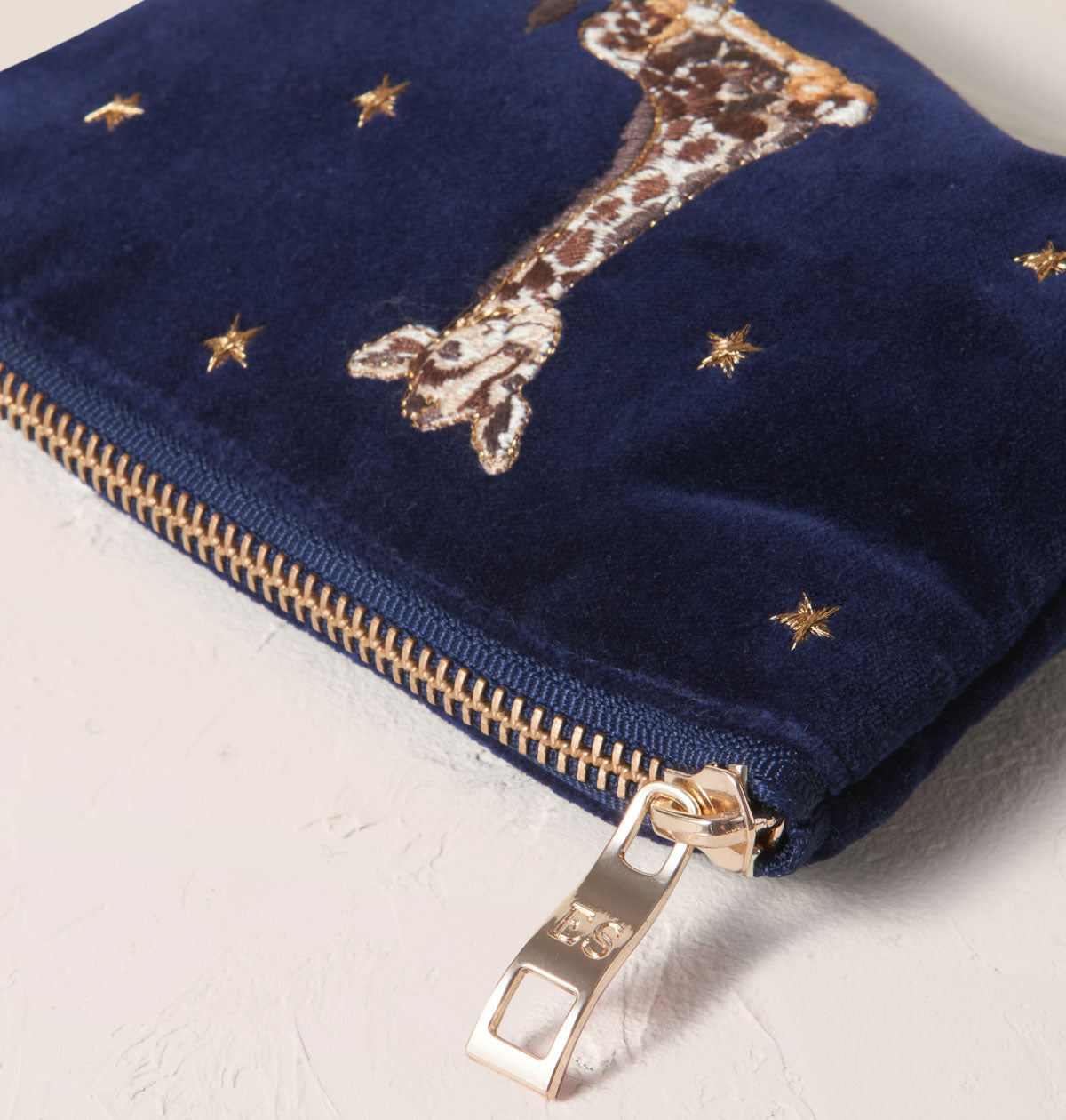 【Elizabeth Scarlett】Giraffe Mother & Baby Coin Purse Giraffe Mother & Baby Coin Purse – Elizabeth Scarlett