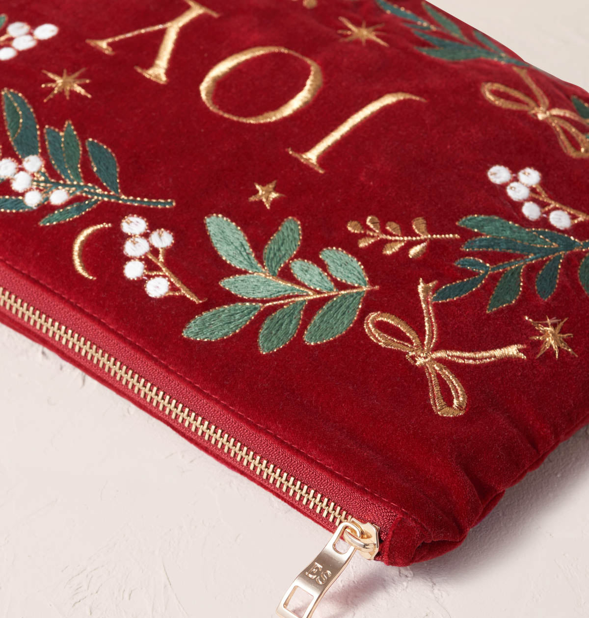 Give Joy Everyday Pouch – Elizabeth Scarlett