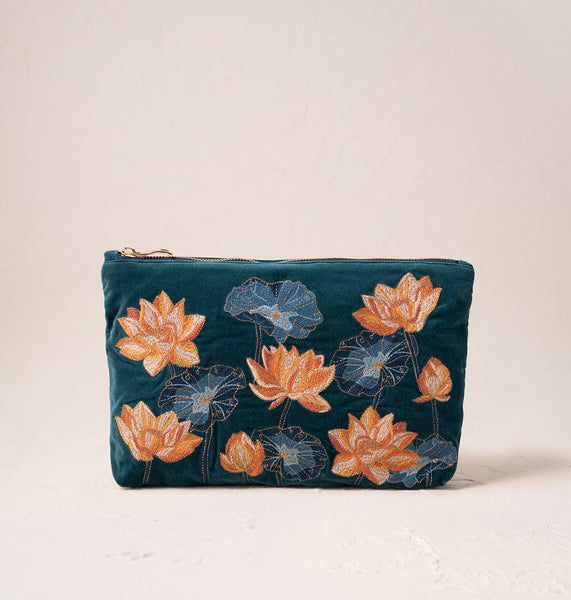 【Elizabeth Scarlett】Lotus Velvet メイクアップバッグ Lotus Everyday Pouch – Elizabeth Scarlett