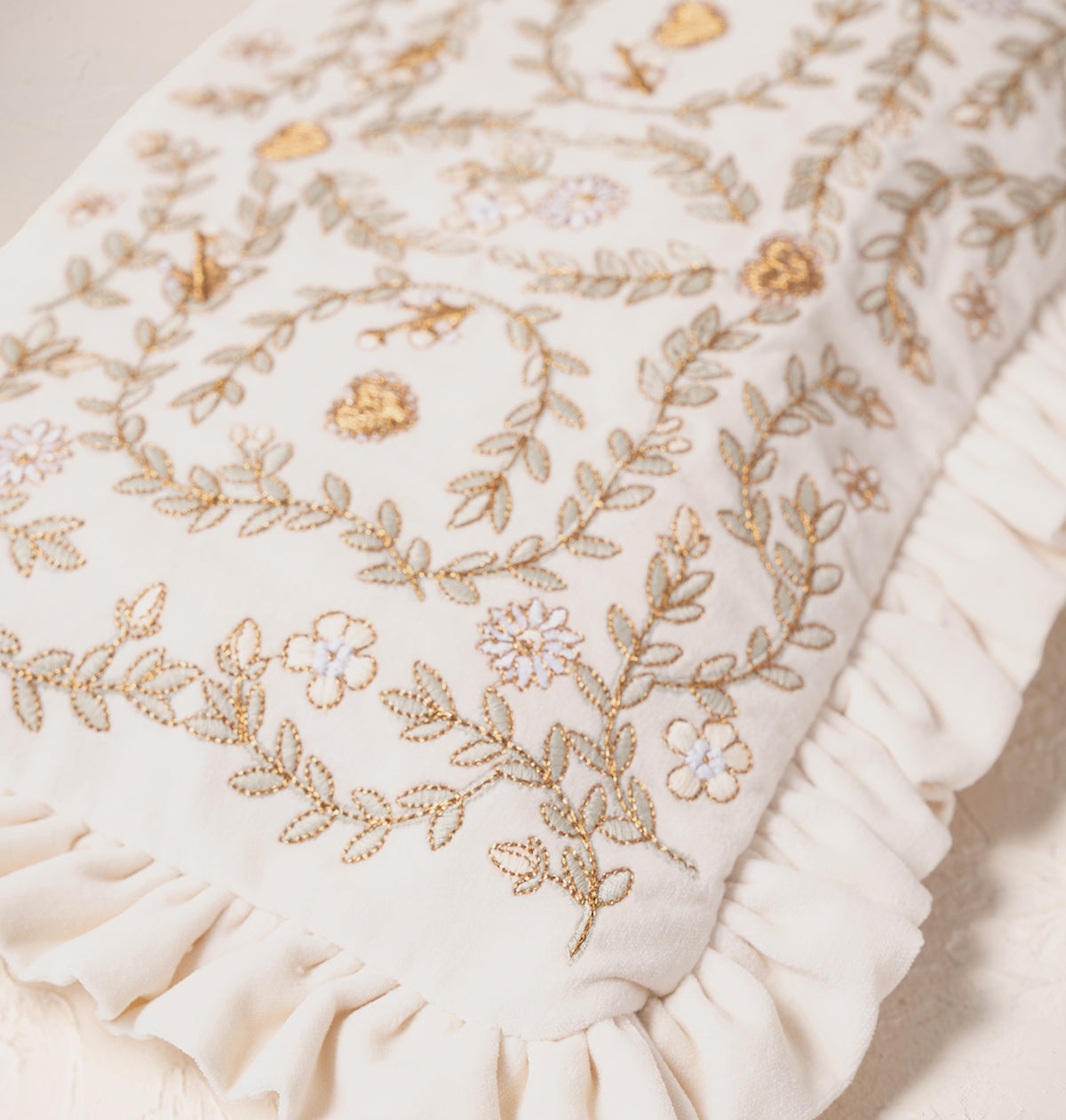 Mediterranean Garden Bride Frill Pouch