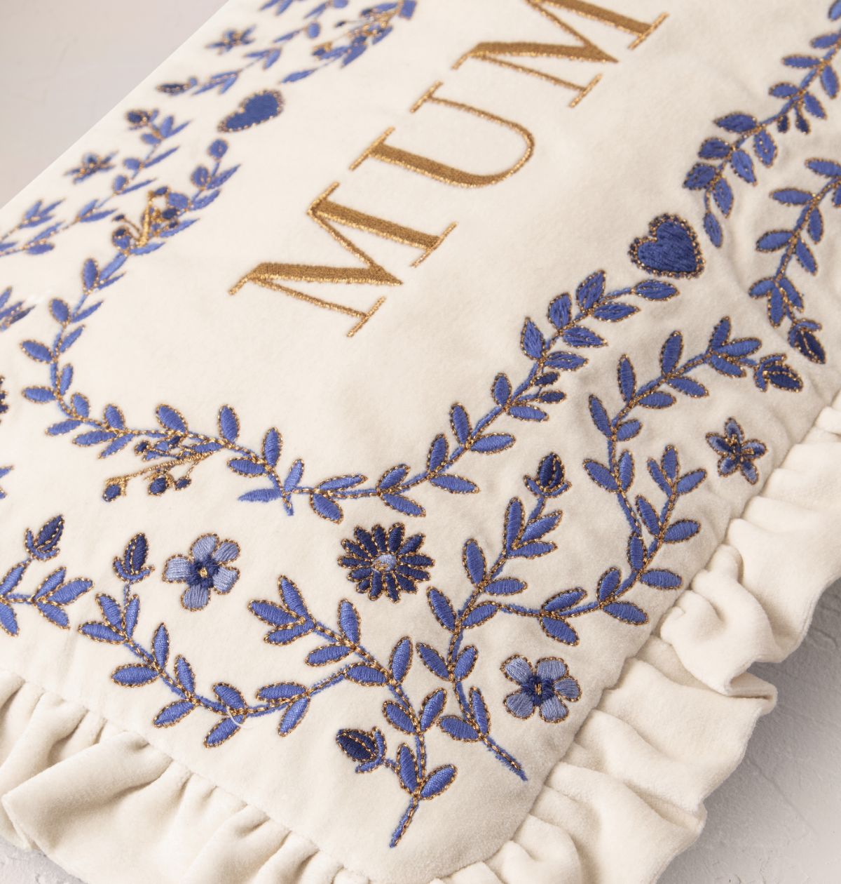 Mediterranean Garden Mum Frill Pouch