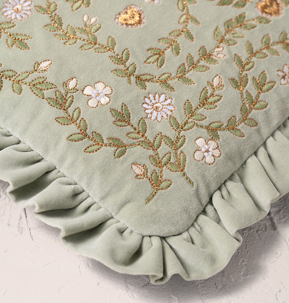 English Garden Frill Pouch