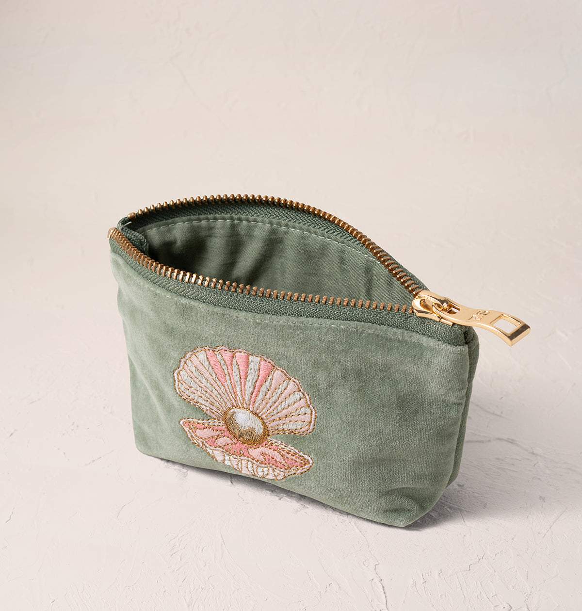 Pearl Shell Coin Purse