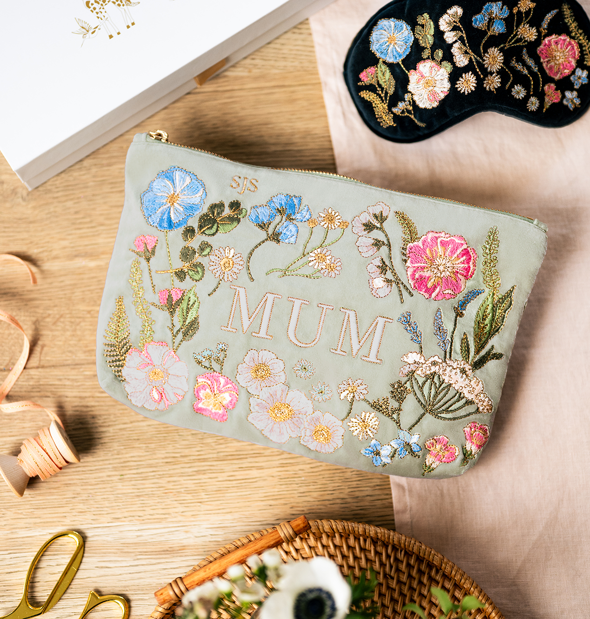 Pressed Flowers Mum Everyday Pouch – Elizabeth Scarlett Pressed Flowers Mum Everyday Pouch – Elizabeth Scarlett