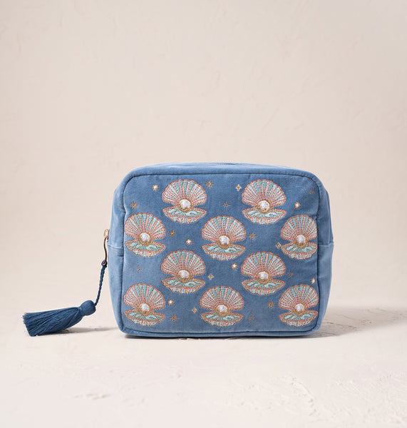 【Elizabeth Scarlett】ホワイト サン 刺繍 ウォッシュバッグ Elizabeth Scarlett White Sun Embroidered Wash Bag
