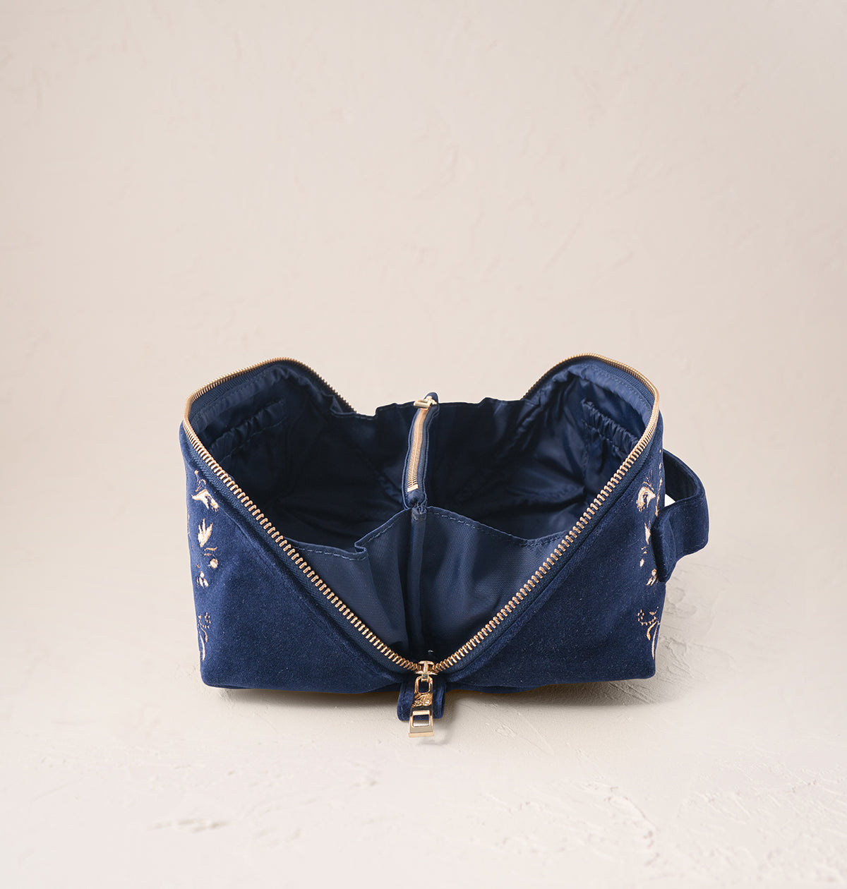 Provençal Bee Open Flat Makeup Bag – Elizabeth Scarlett