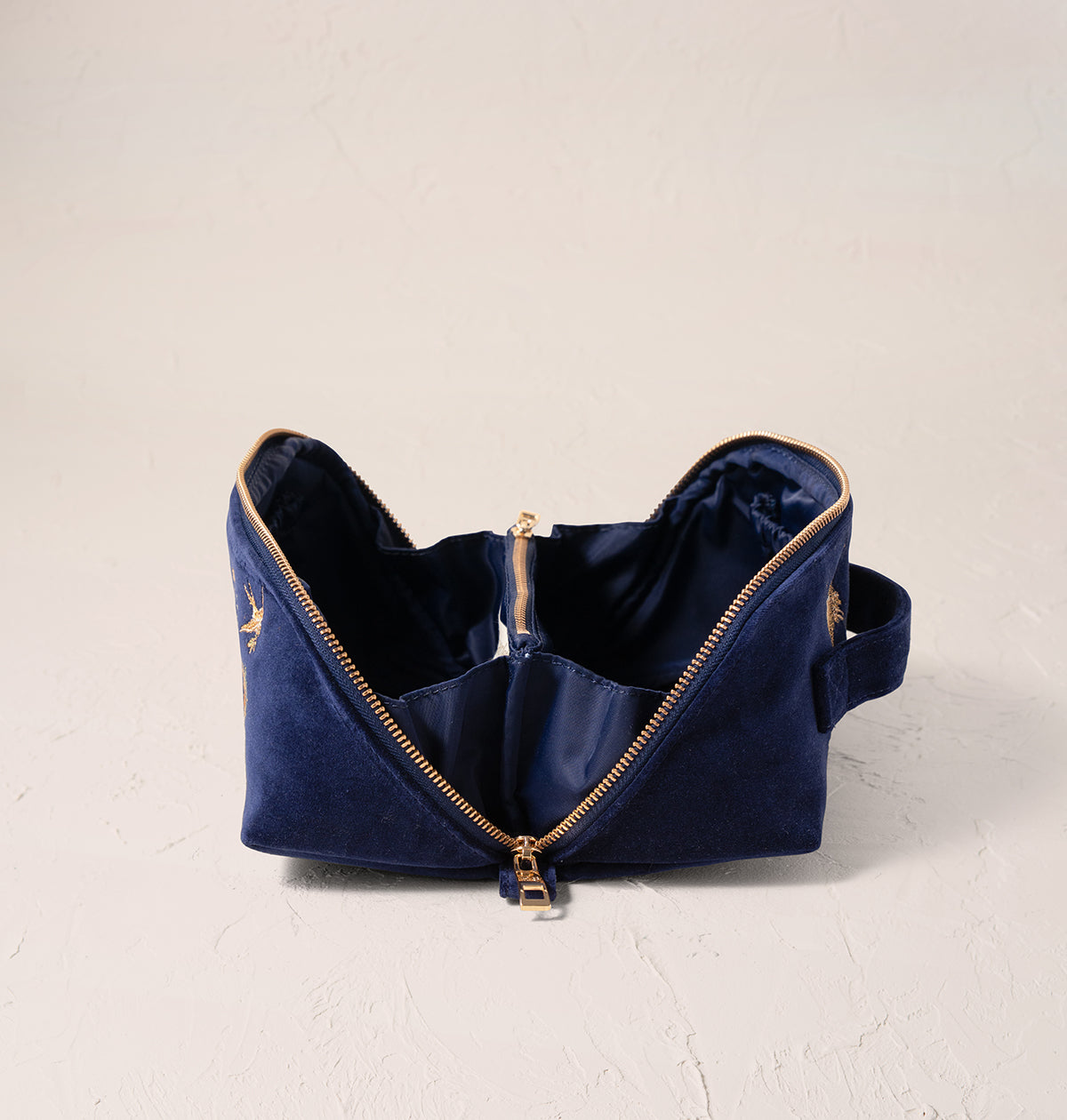 Elizabeth Scarlett open flat makeup ポーチ Elizabeth Scarlett Green Shell Embroidered Open Flat Make Up Bag