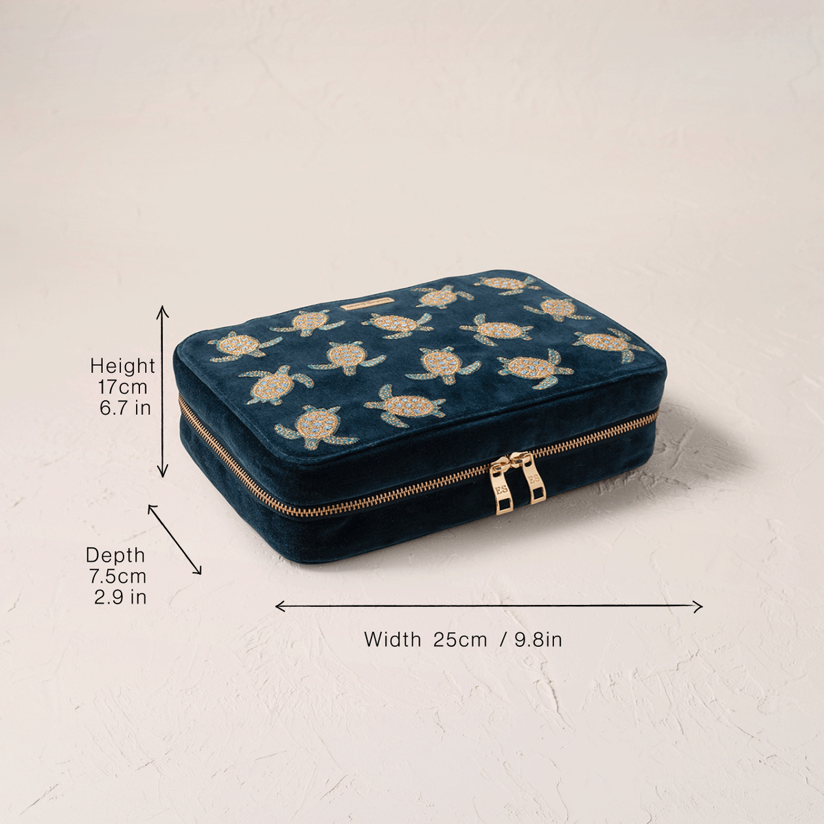 Turtle Conservation Hanging Wash Bag