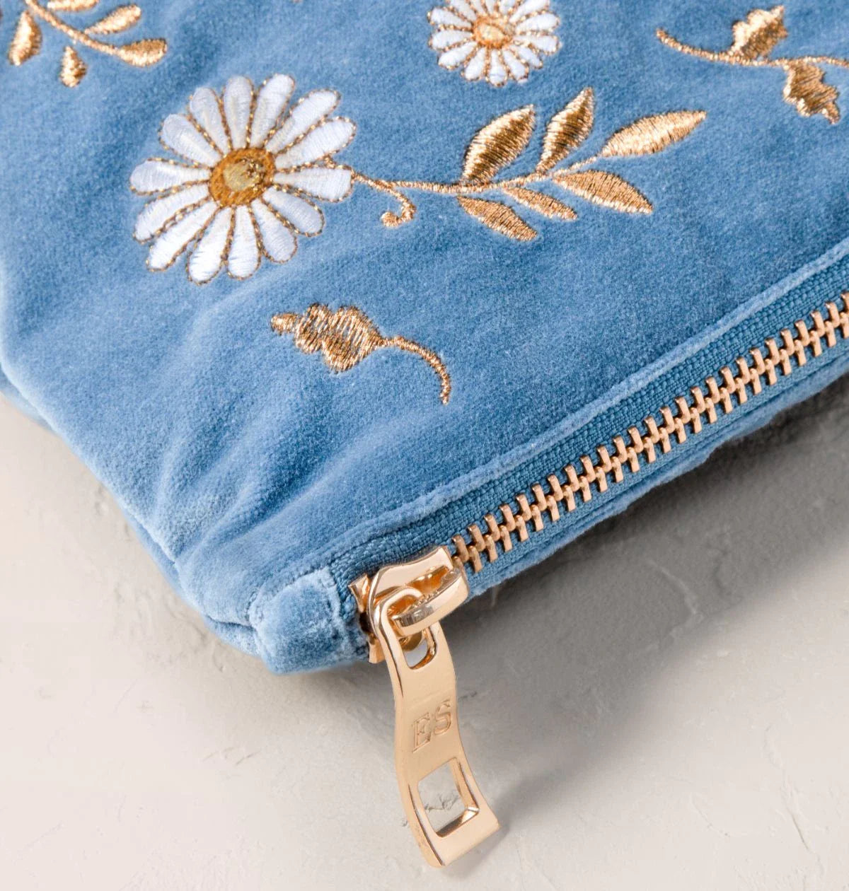 Swan Garden Everyday Pouch