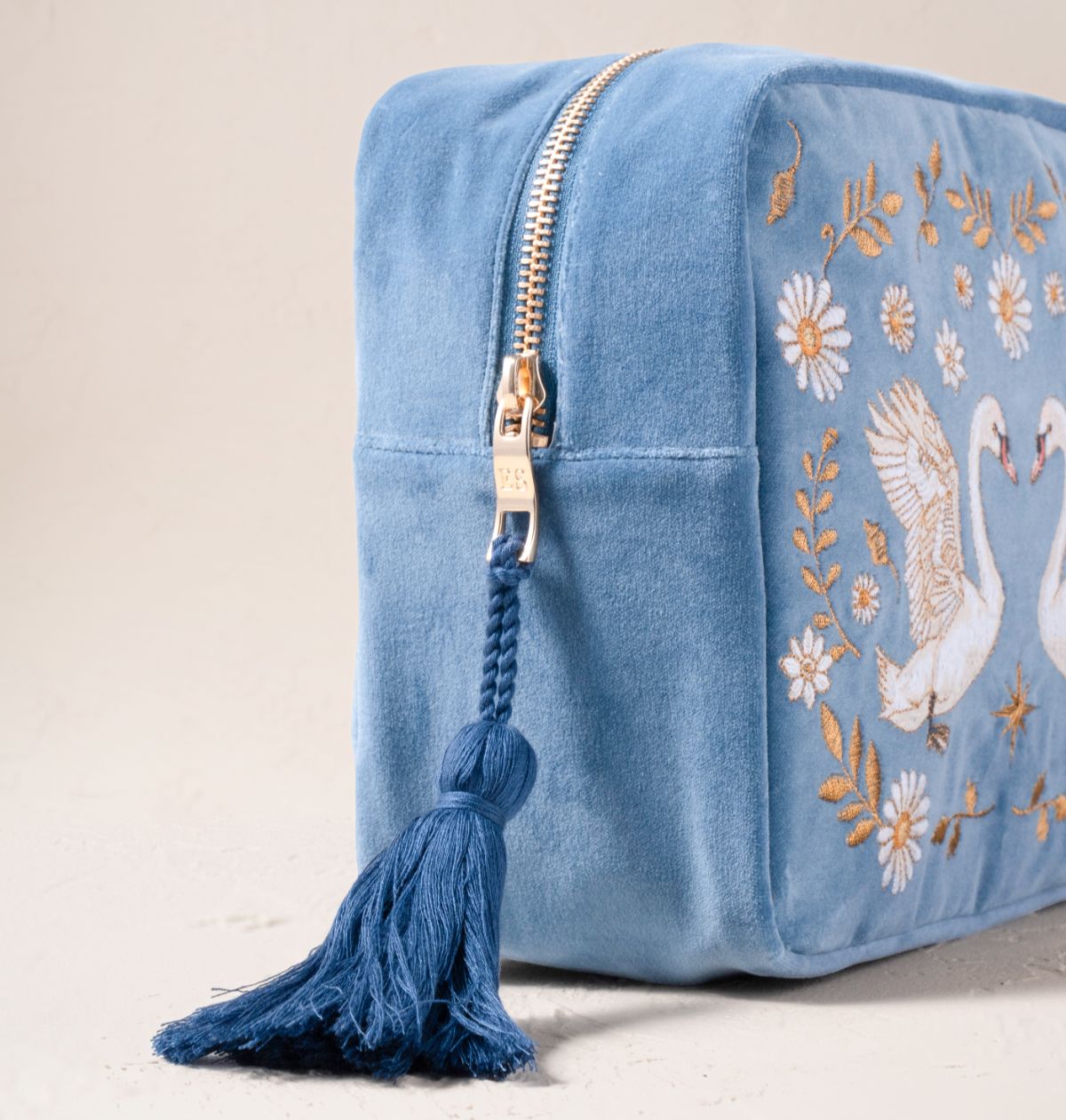 Swan Garden Wash Bag