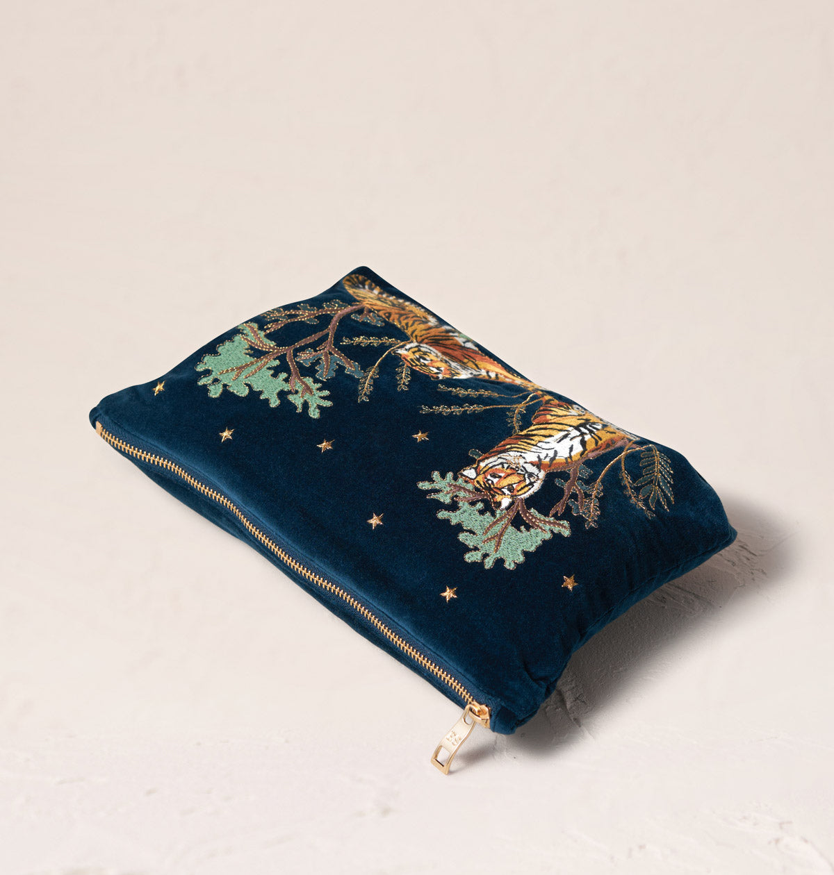 【専用】Elizabeth Scarlett トラ刺繍ポーチ Tiger Conservation Everyday Pouch – Elizabeth Scarlett