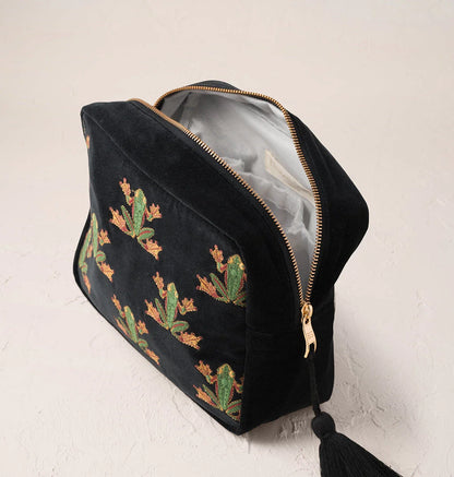 Tree Frogs Wash Bag