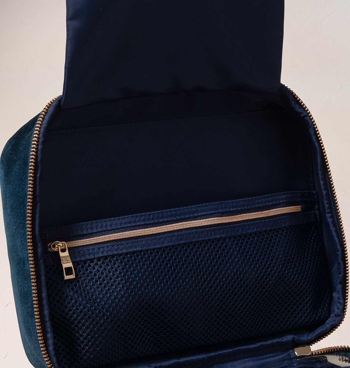 Turtle Conservation Hanging Wash Bag
