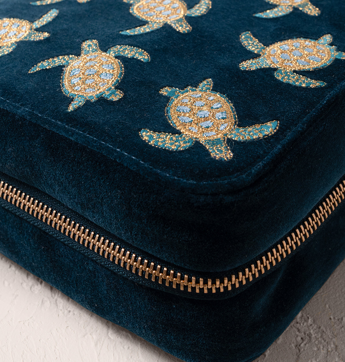 Turtle Conservation Hanging Wash Bag