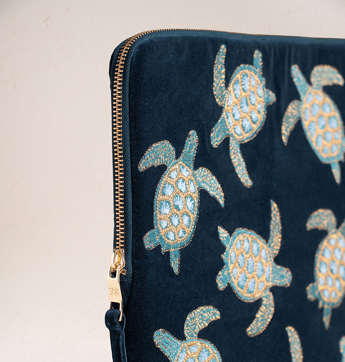 Turtle Conservation Laptop Case Large