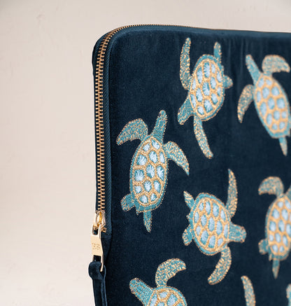 Turtle Conservation Laptop Case Large