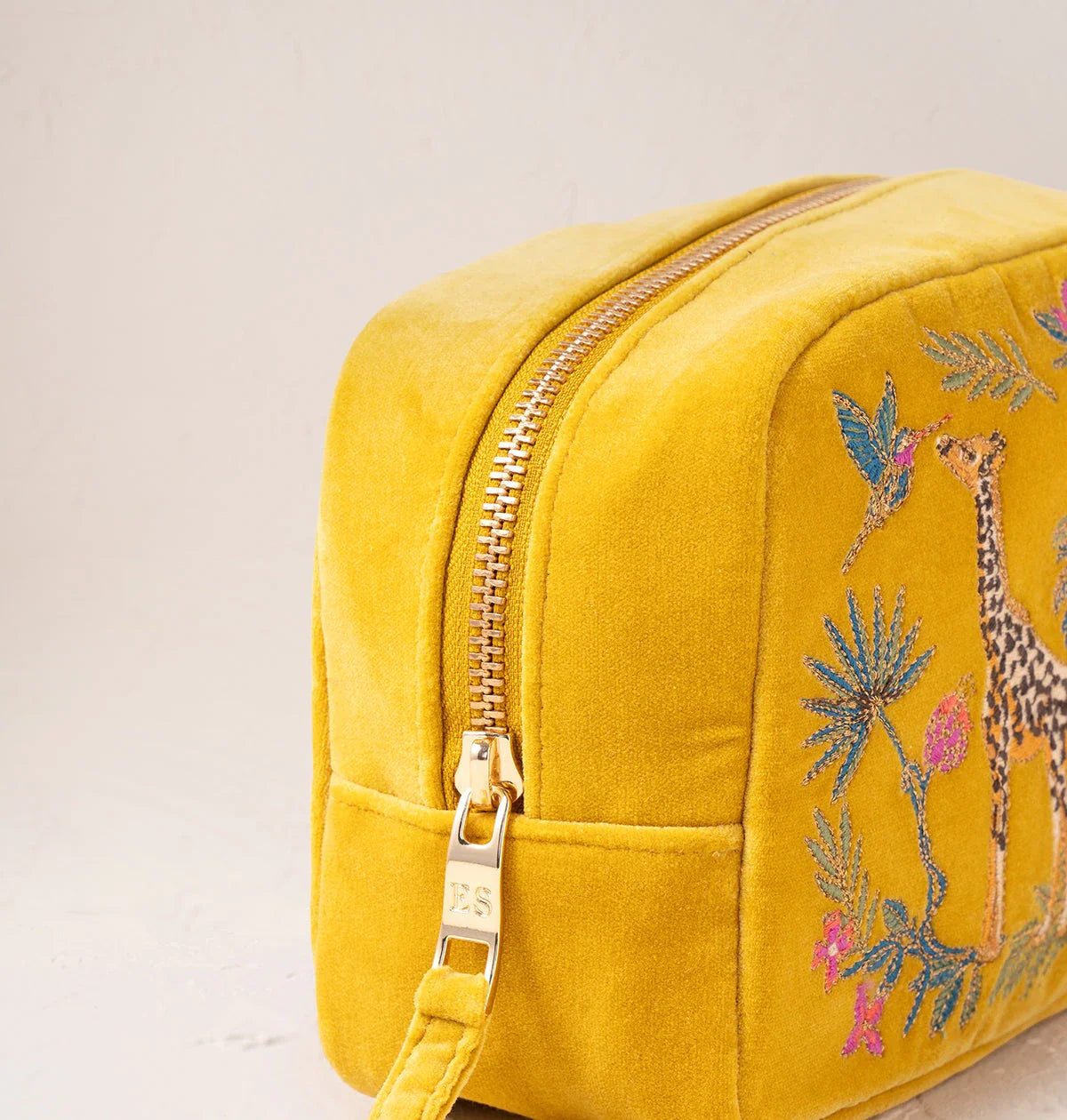 Wild Giraffe Palm Makeup Bag