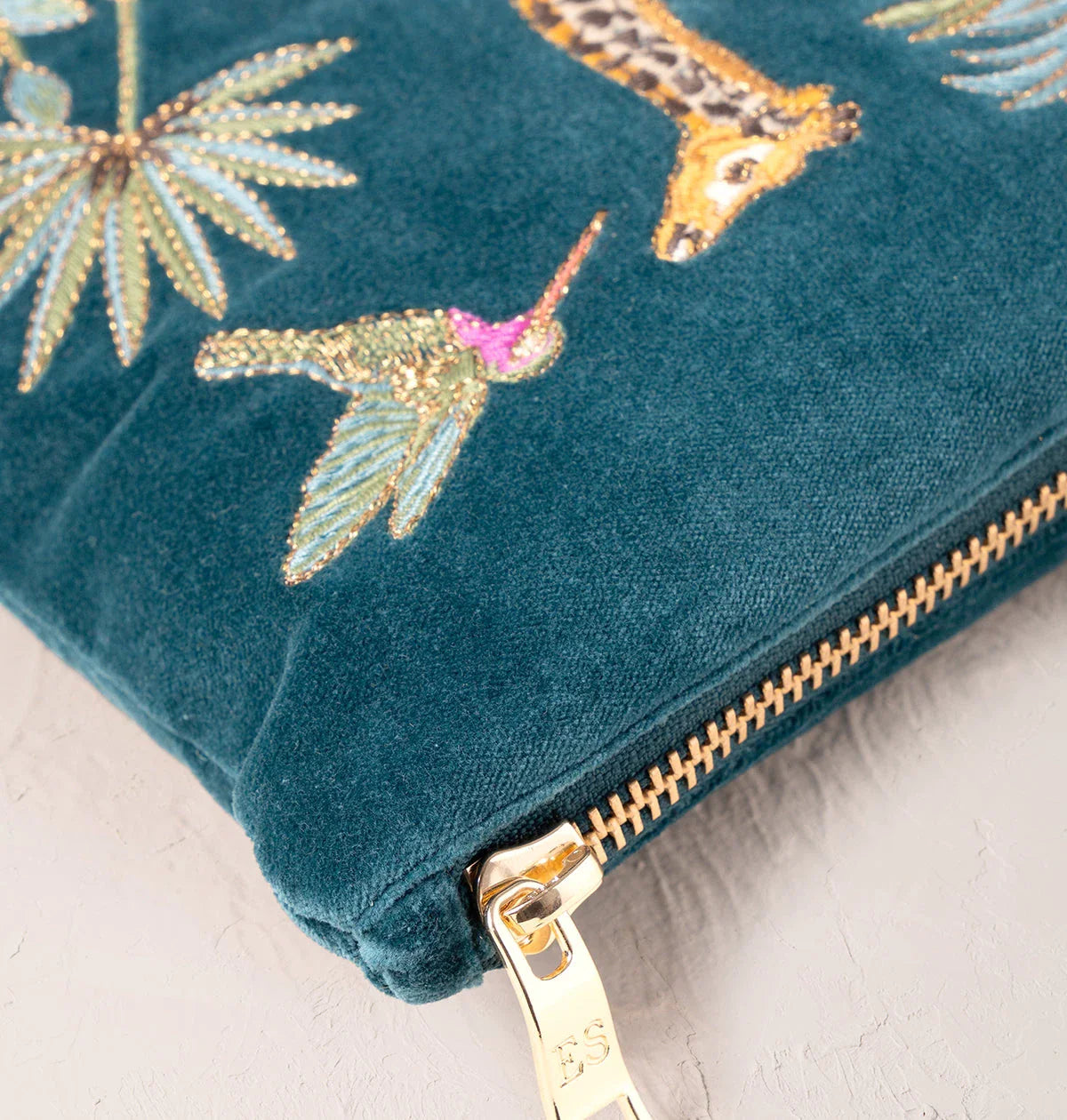 Wild Giraffe Palm Everyday Pouch